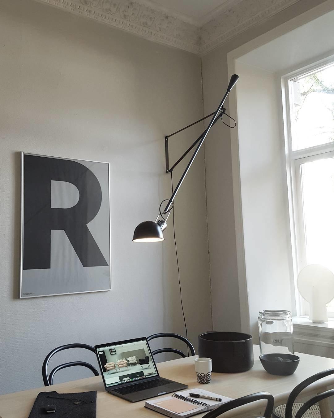 Model 265 Adjustable Wall Light Fixture
