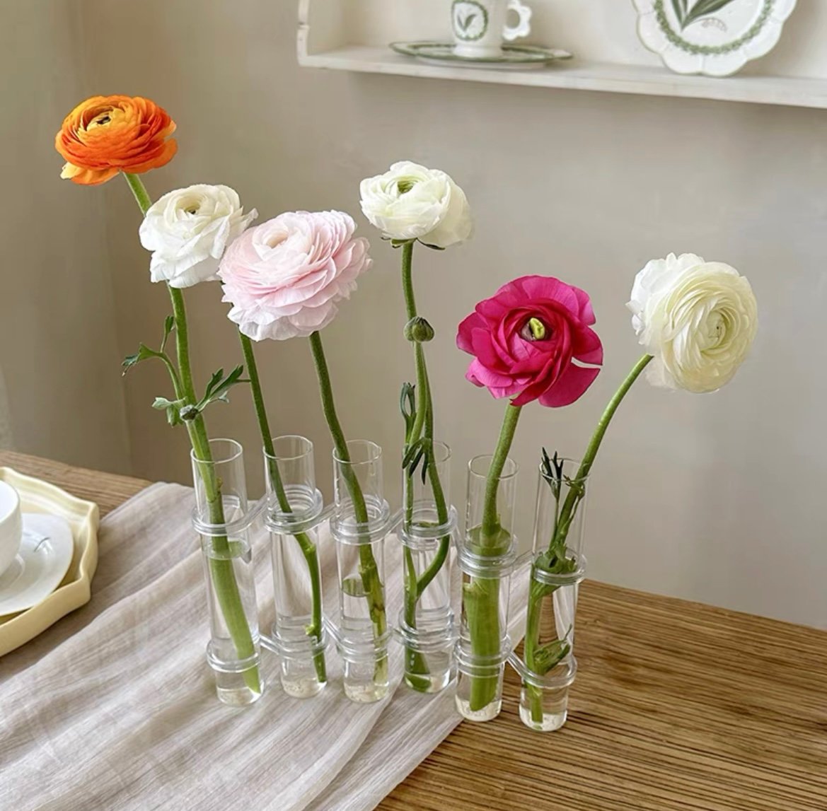 Adjustable Glass Tube Vases with Hinged Design for Modern Floral Displays