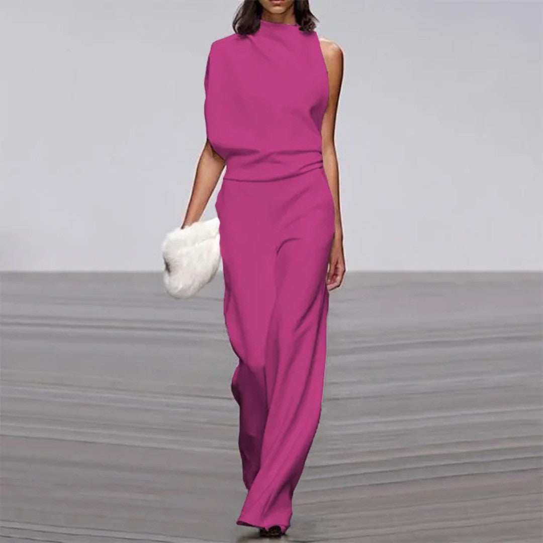 Chic Tailored Sleeveless Jumpsuit with Wide-Leg Design