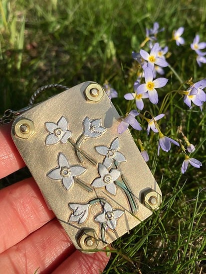 Compact Flower Press for Botanical Keepsakes | Portable Crafting Tool