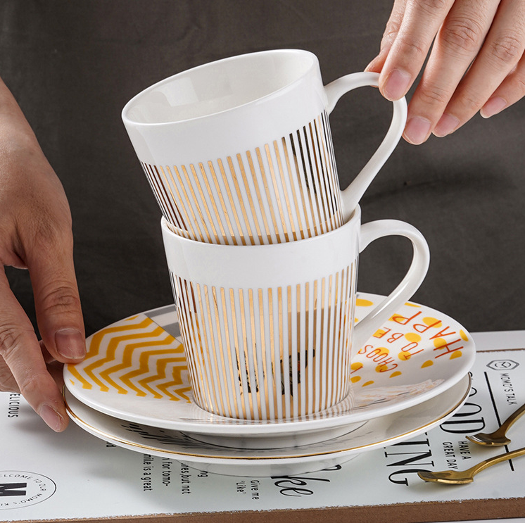 Dynamic Reflection Coffee Mug with Creative Mirror Effect