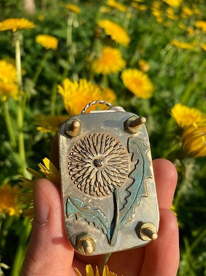 Compact Flower Press for Botanical Keepsakes | Portable Crafting Tool