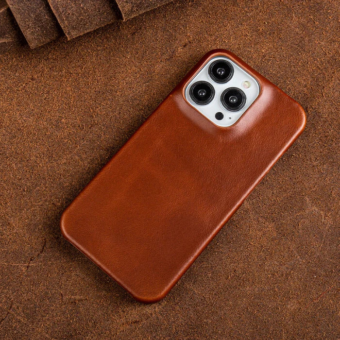 Genuine Leather Oil Wax iPhone Case with MagSafe Compatibility