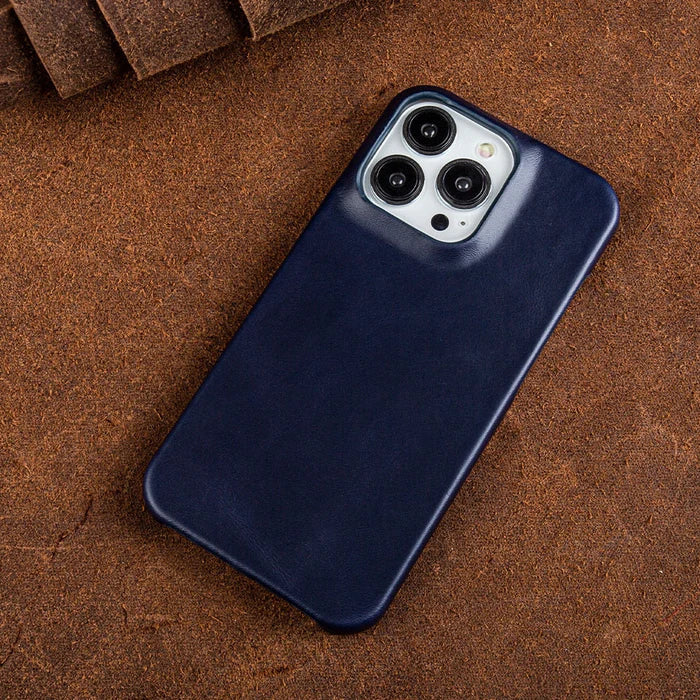 Genuine Leather Oil Wax iPhone Case with MagSafe Compatibility